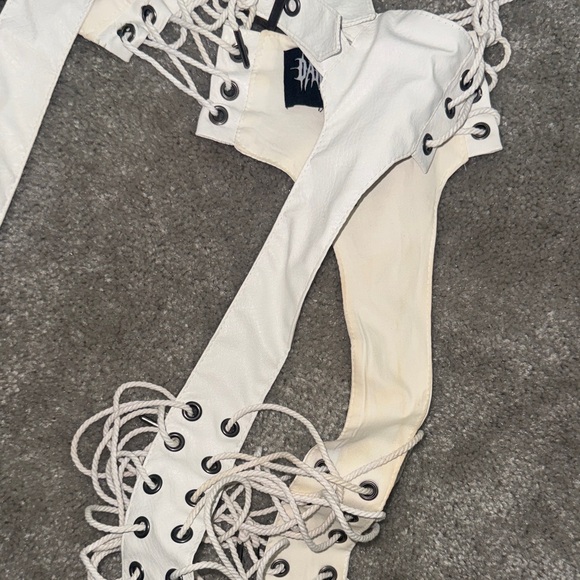 Dolls Kill Darker Wavs White Lace-Up Set - Picture 4 of 8